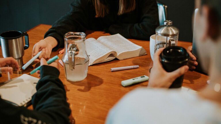 5 QUICK TIPS FOR FACILITATING A BIBLE STUDY
